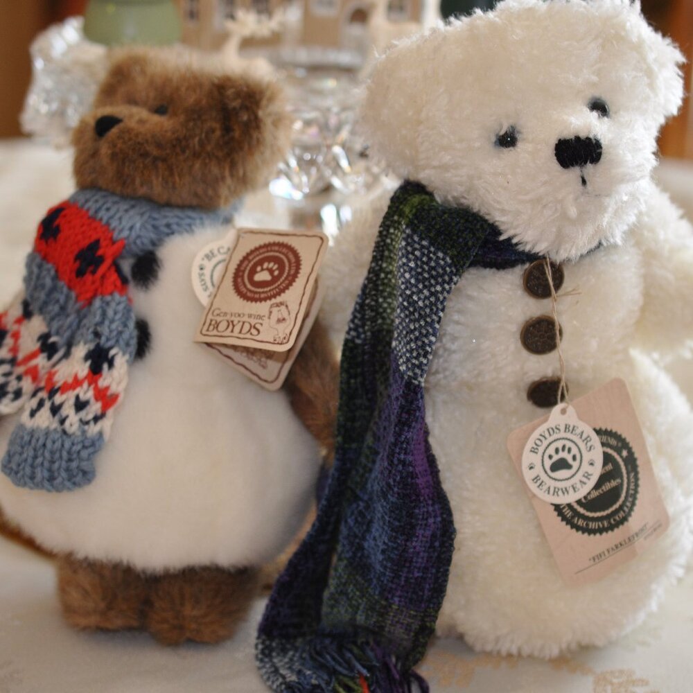 Two adorable Boyd's bears, snowmen